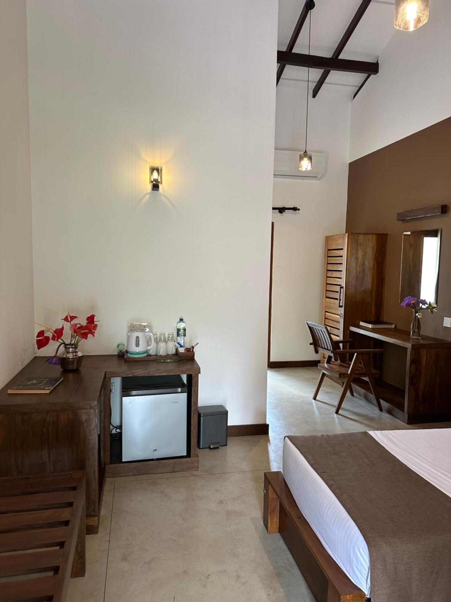 Hotel Heladiv أنرادابورام المظهر الخارجي الصورة