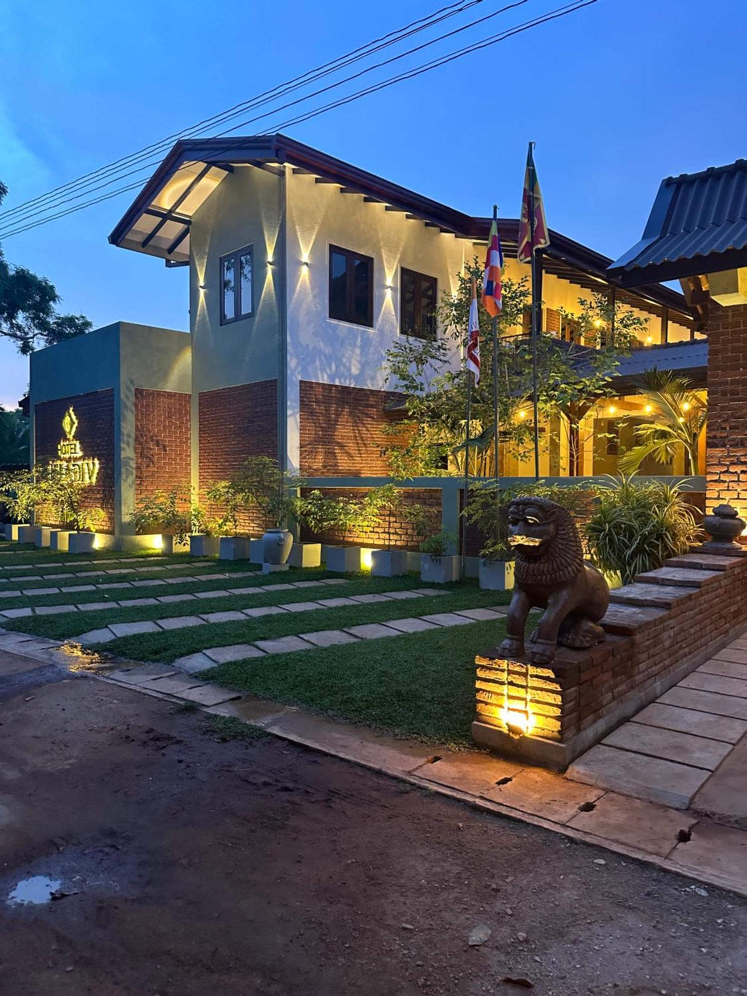 Hotel Heladiv أنرادابورام المظهر الخارجي الصورة