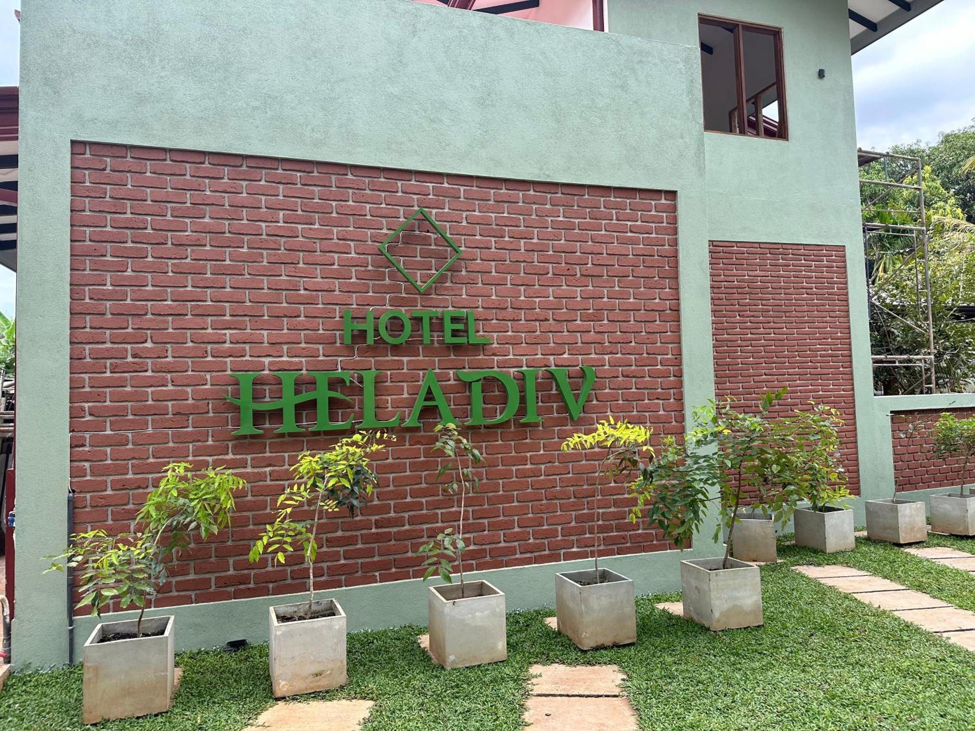 Hotel Heladiv أنرادابورام المظهر الخارجي الصورة