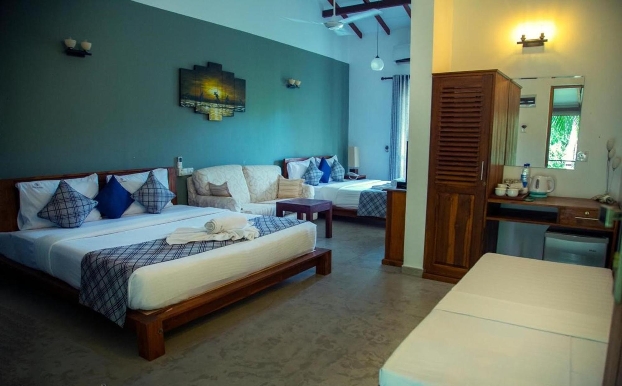 Hotel Heladiv أنرادابورام المظهر الخارجي الصورة