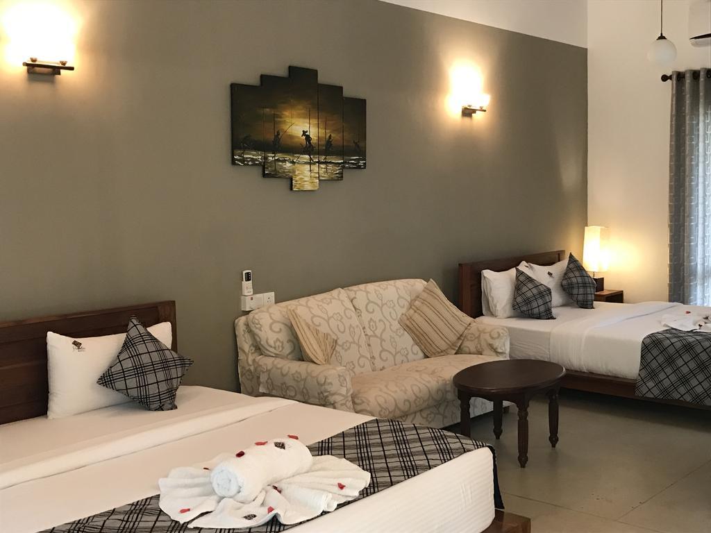 Hotel Heladiv أنرادابورام المظهر الخارجي الصورة